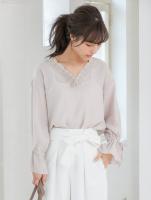 Vネックレースドッキングブラウス